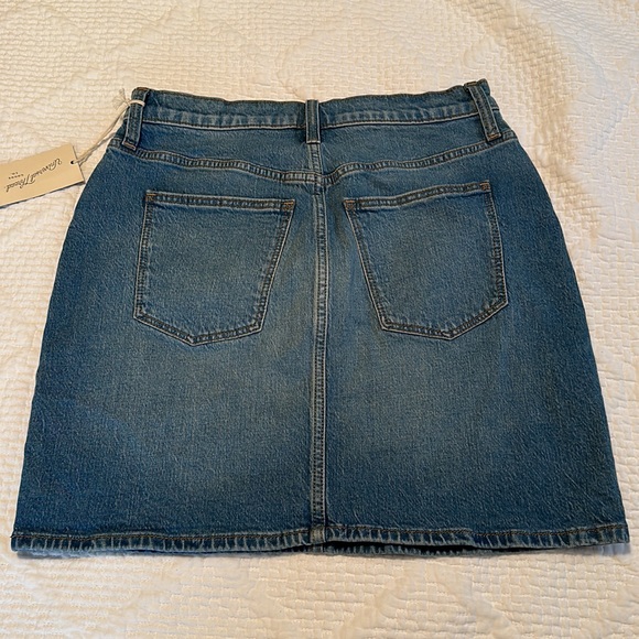NWT Universal Thread Women’s Blue Washed Mini Skirt Size 6R - Picture 2 of 8